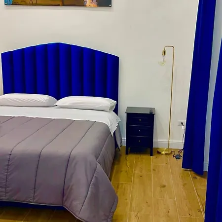 ゲストハウス Piccini ナポリ